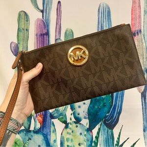 Michael‎ Kors MK Signature Brown Wristlet Handbag Clutch Purse